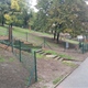 Parčík na rohu ulic Fr. Kadlece a Na Stráži (říjen 2016)